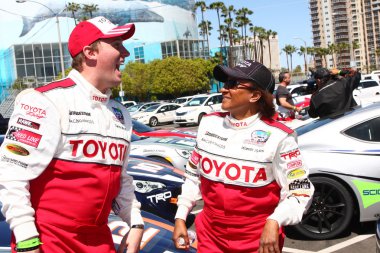 Dakota Meyer, Wanda Sykes