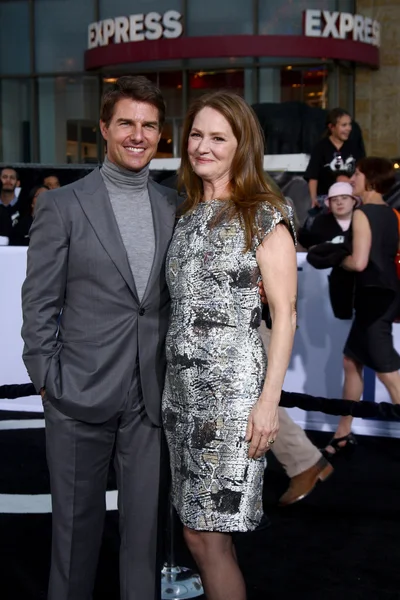 Tom Cruise, Melissa Leo — Stock Photo, Image