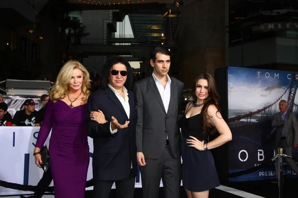 Shannon Tweed Simmons, Gene Simmons, Nick Simmons, Sophie Simmons — Stock Photo, Image