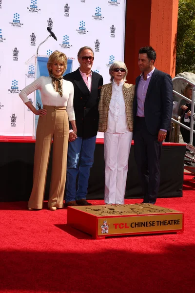 Jane Fonda ja Peter Fonda. Shirlee Fonda, Troy Garity — kuvapankkivalokuva