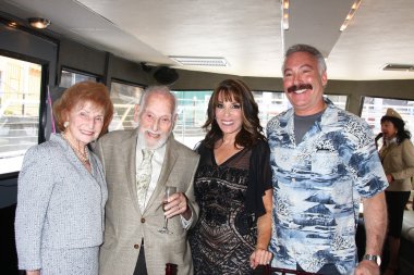 Molly ve Ralph Wolveck, Kate Linder, Randy Wolveck