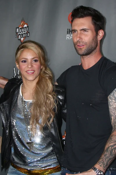 Shakira, Adam Levine — Foto de Stock