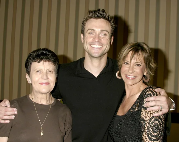Daniel'ın annesi, daniel goddard & walton jess