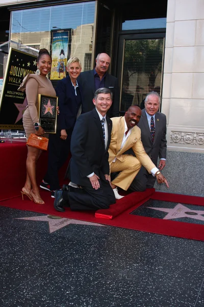 Marjorie Harvey, Ellen DeGeneres, Dr Phil McGraw Leron Gubler, Steve Harvey, Tom LeBonge — Photo