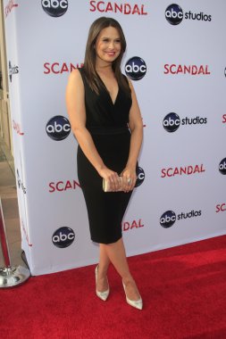 Katie Lowes