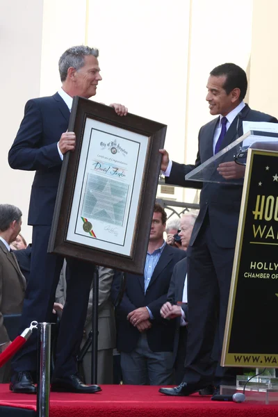 David Foster, Mayor Antonio Villaraigosa — Stock Photo, Image