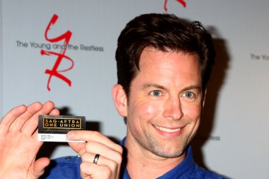 Michael muhney, sharon davası