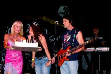 Devin Devasquez, Ronn Moss