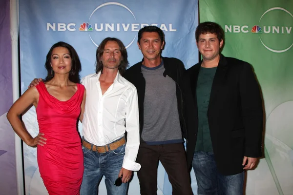 Ming-na, robert carlyle, david blå och lou diamond phillips — Stockfoto