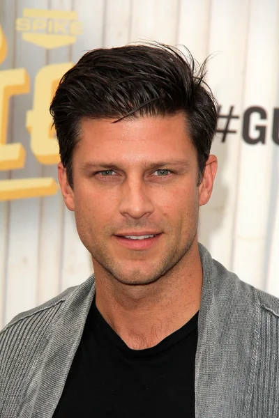 Greg Vaughan — Photo