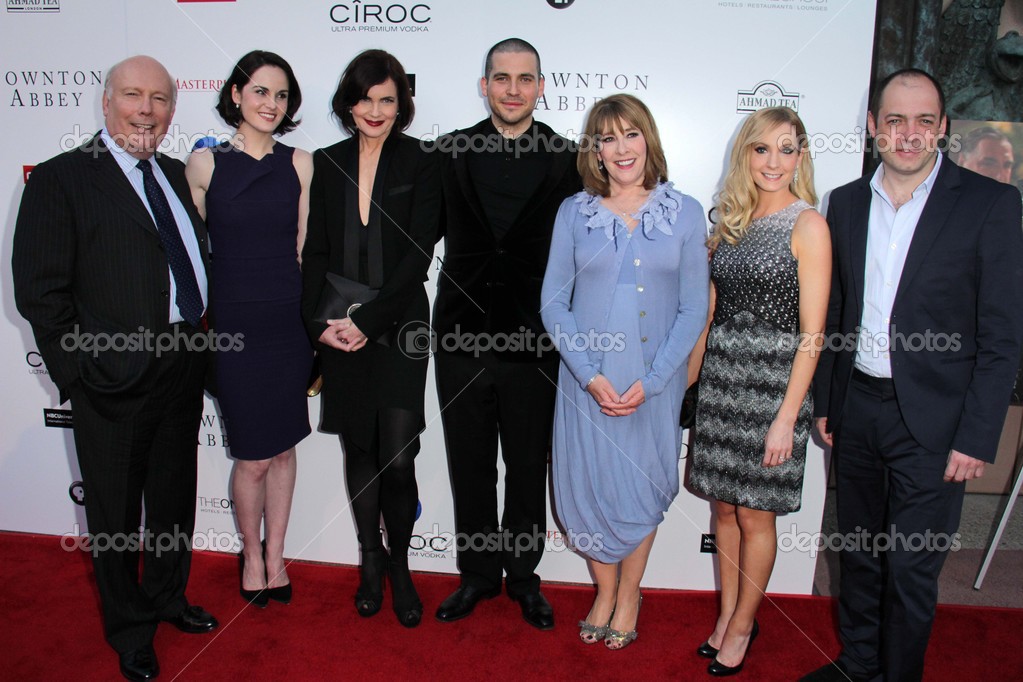 SCARICA DOWNTON ABBEY
