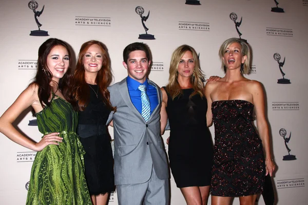 Haley Pullos, Emily Wilson, Kelly Sullivan, Laura Wright — Stockfoto