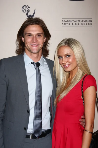 Hartley Sawyer, Melissa Ordway — Foto de Stock