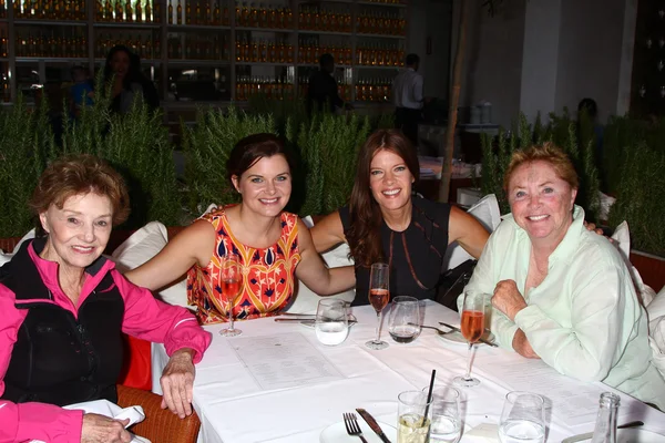 Peggy McKay, Heather Tom, Michelle Stafford, Susan Flannery — Zdjęcie stockowe