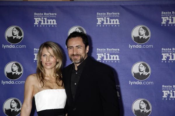 Demian Bichir and wife Stefanie Shark — Stock Photo, Image