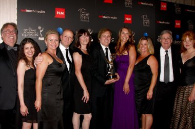 cesur ve güzel oyuncu kadrosu ve üreticileri