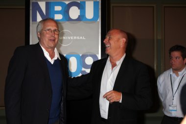 Chevy Chase ve Corbin Bernsen
