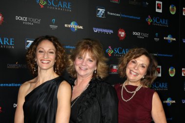 Ellen sandweiss, betsy baker ve theresa tilly