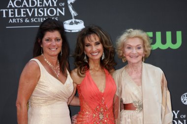 Julie Carruthers, Susan Lucci ve Agnes Nixon