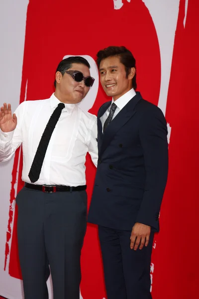 Psy, lee byung-hun — Foto de Stock