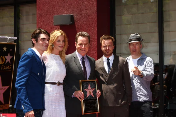 RJ Mitte, Anna Gunn, Bryan Cranston, Aaron Paul, Producer — Stock Photo, Image