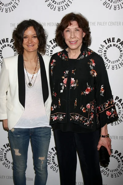 Sara Gilbert, Lily Tomlin — Stock Photo, Image