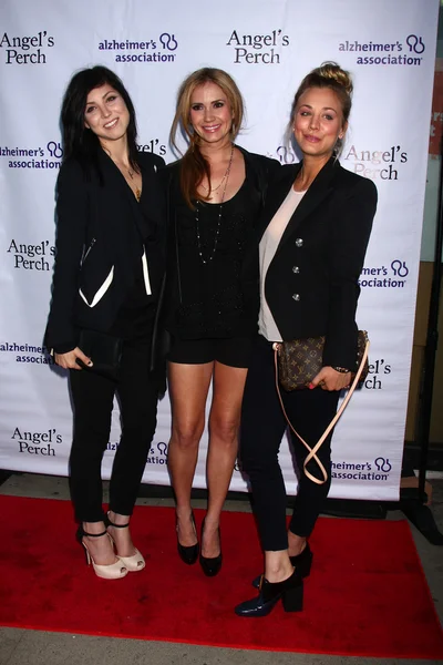 Bree Cuoco, Ashley Jones, Kaley Cuoco — Stock Photo, Image