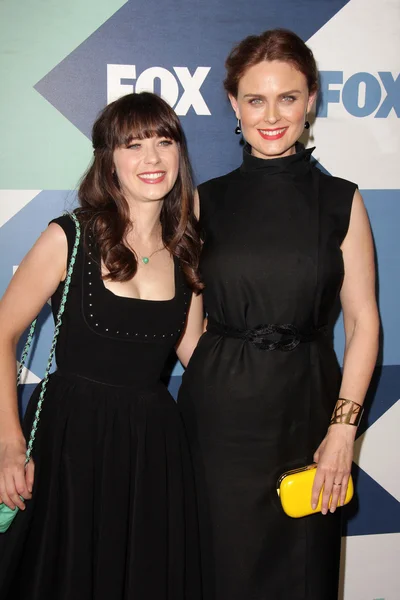 Zooey Deschanel, Emily Deschanel — Stock Photo, Image