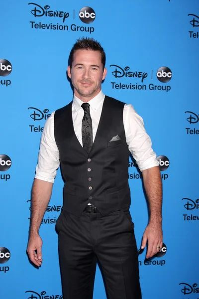 Barry Sloane — Stockfoto