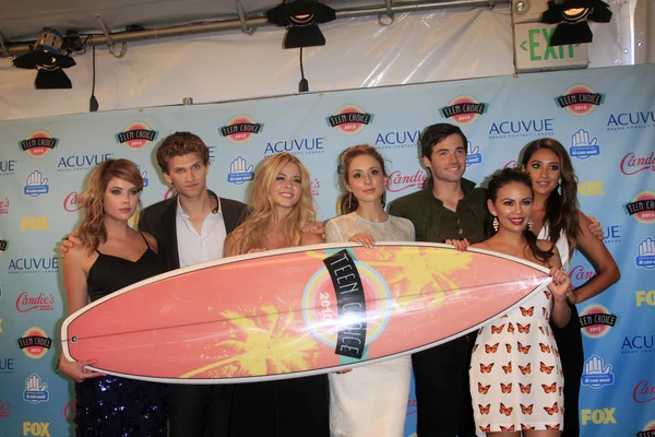 Pretty Little Liars, Reparto, Ashley Benson, Keegan Allen, Sasha Pieterse, Troian Bellisario, Ian Harding, Janel Parrish, Shay Mitchell — Foto de Stock