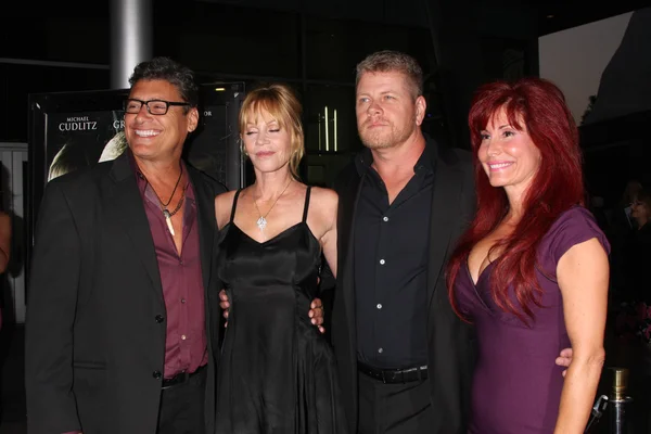 Steven Bauer, Melanie Griffith, Michael Cudlitz, Suzanne Delaurentiis — Zdjęcie stockowe