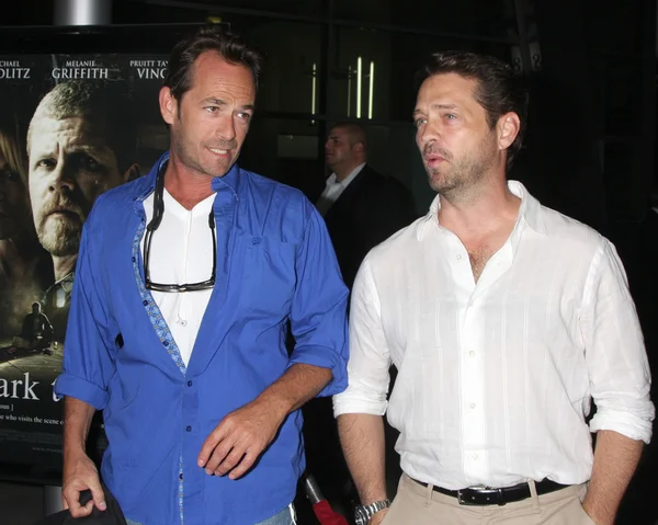 Luke Perry, Jason Priestley — Stock Photo, Image