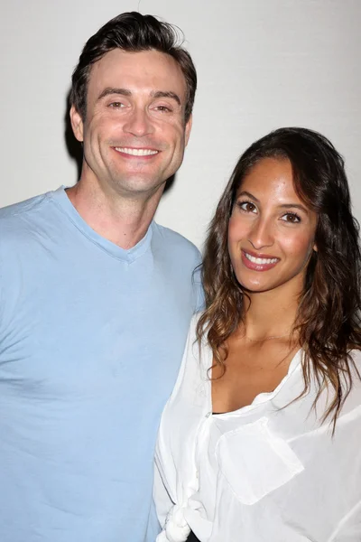 Daniel Goddard, Christel Khalil — Foto Stock