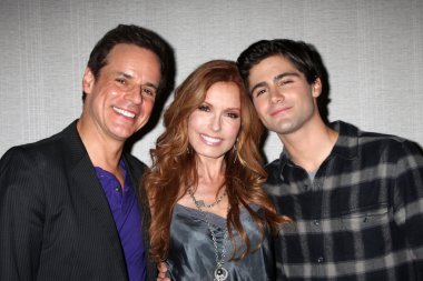 Hıristiyan leblanc, tracey bregman, max ehrich