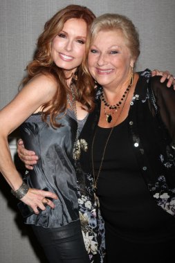 Tracey E. Bregman, Beth Maitland