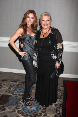 Tracey E. Bregman, Beth Maitland