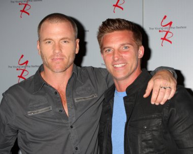 Sean Carrigan, Steve Burton