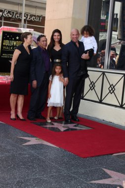 Anne, üvey baba, kız paloma jimenez, Hanya riley dizel, vin diesel, vincent dizel