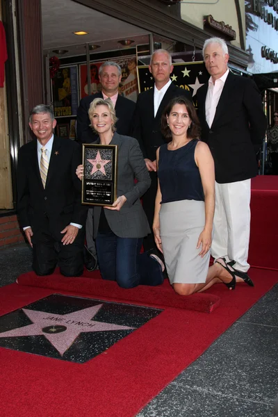 Ryan Murphy, Jane Lynch, chamber officials — Stock Photo, Image