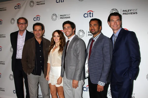 Rob Greenberg, Tony Shalhoub, Rebecca Breeds, Chris Smith, Kal Pen, Jerry O'Connell — Stock Photo, Image