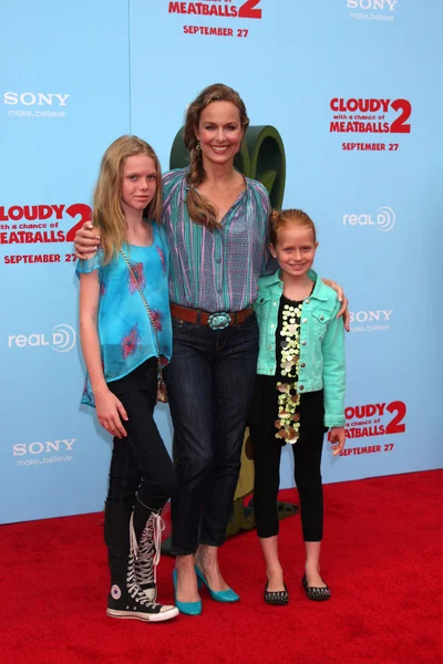 Melora Hardin, avec ses filles Rory et Piper — Photo