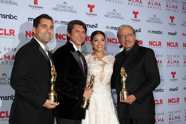 Youssef Delara, Lou Diamond Phillips, Gina Rodriguez, Edward James Olmos — Stockfoto