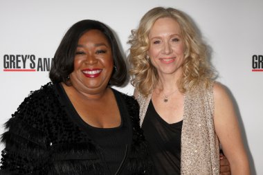 Shonda rhimes, betsy bira