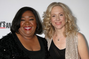 Shonda rhimes, betsy bira