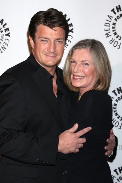 Nathan Fillion, Susan Sullivan — Stock Photo, Image