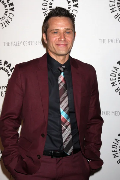 Seamus Dever — Photo