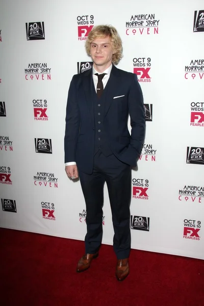 Evan Peters — Zdjęcie stockowe