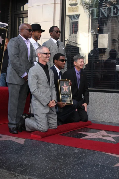 Usher, Sean Combs, Antonio "LA" Reid, City official, Kenny "Babyface" Edmonds, Leron Gubler — Stock Photo, Image
