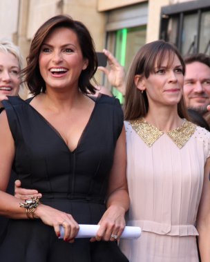 Mariska Hargitay, Hilary Swank