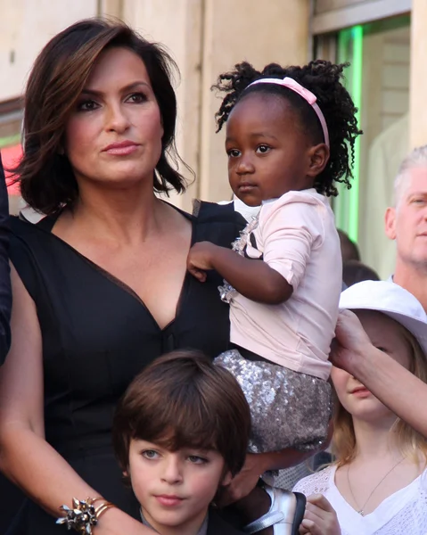 Mariska Hargitay, Amaya Josephine Hermann — Foto de Stock